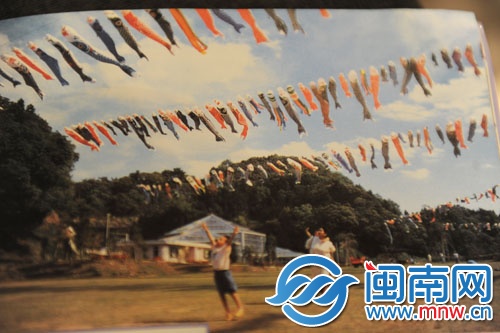 男孩節(jié)，藍天下飄舞的鯉魚風(fēng)箏
