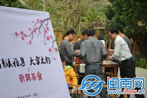 泡茶品飲，誦茶詩、講茶史，現(xiàn)場滿滿的文化味兒