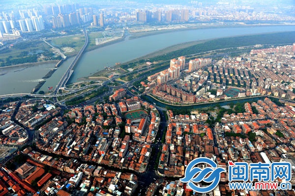 泉州提出將古城與古港、新區(qū)串聯(lián)起來發(fā)展，建設(shè)多元