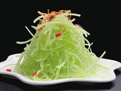 福建同學帶“奇葩”特產(chǎn)毀三觀 有老鼠干雞仔胎2
