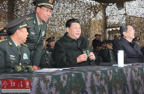 國家主席習近平看望慰問駐新疆部隊。