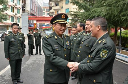 貴州省委常委、軍區(qū)司令員王盛槐王盛槐