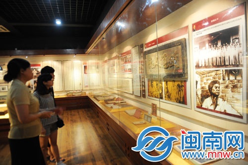 在黎大設(shè)有專門的陳列館，讓學生們學習這位僑界領(lǐng)袖