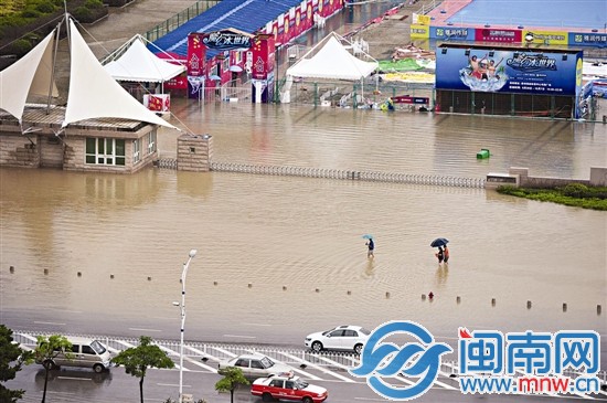 安吉路，海峽體育中心成了“水世界”