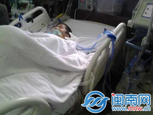 小少航住進(jìn)重癥病房，醫(yī)院下了病危通知